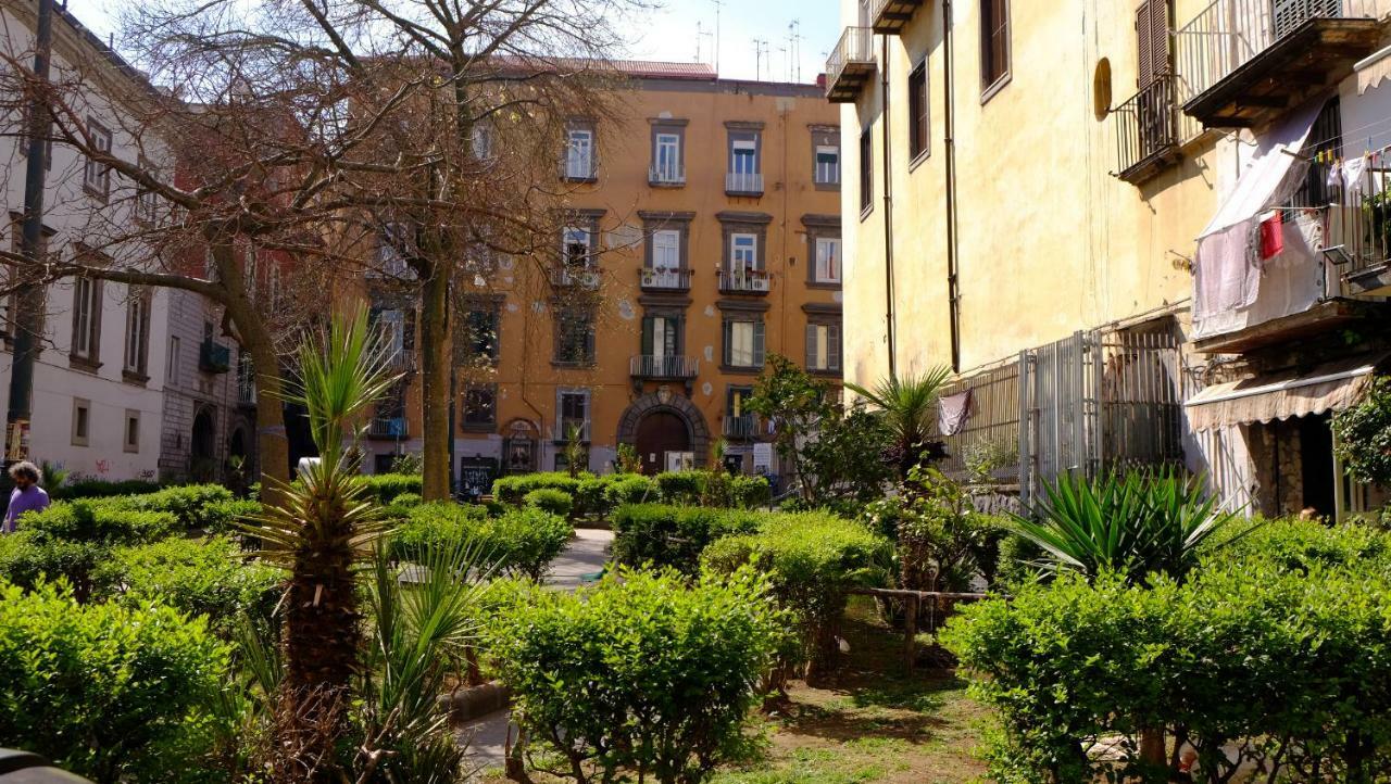 Domus Donnaregina Apartments Napoli Eksteriør billede