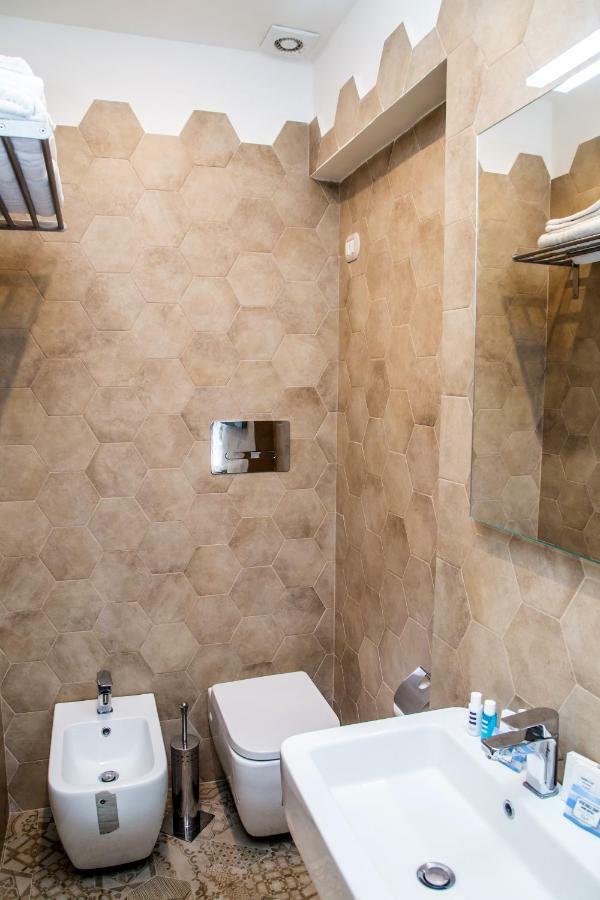 Domus Donnaregina Apartments Napoli Eksteriør billede