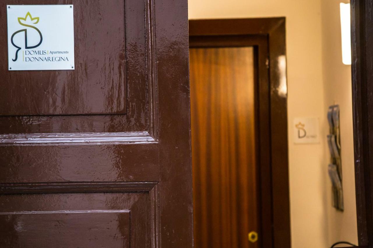 Domus Donnaregina Apartments Napoli Eksteriør billede