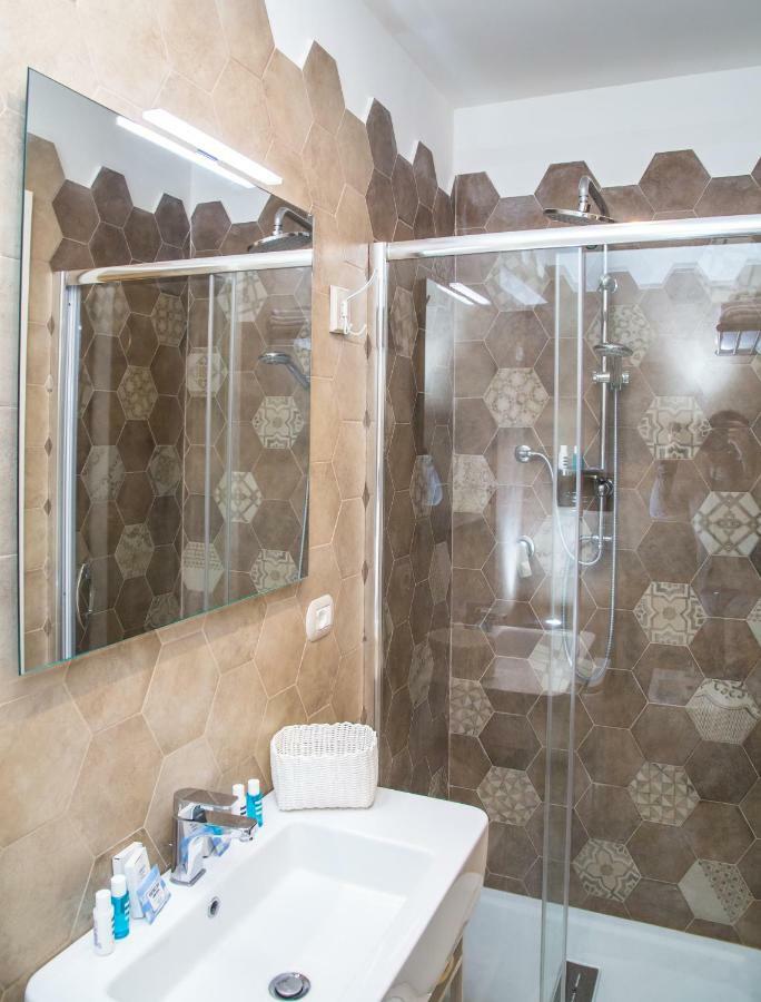 Domus Donnaregina Apartments Napoli Eksteriør billede